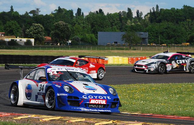 porsche-victorieuse-course-2-ffsa-gt-nogaro.jpg